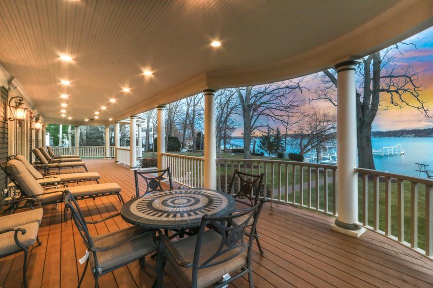 52' lakeside porch